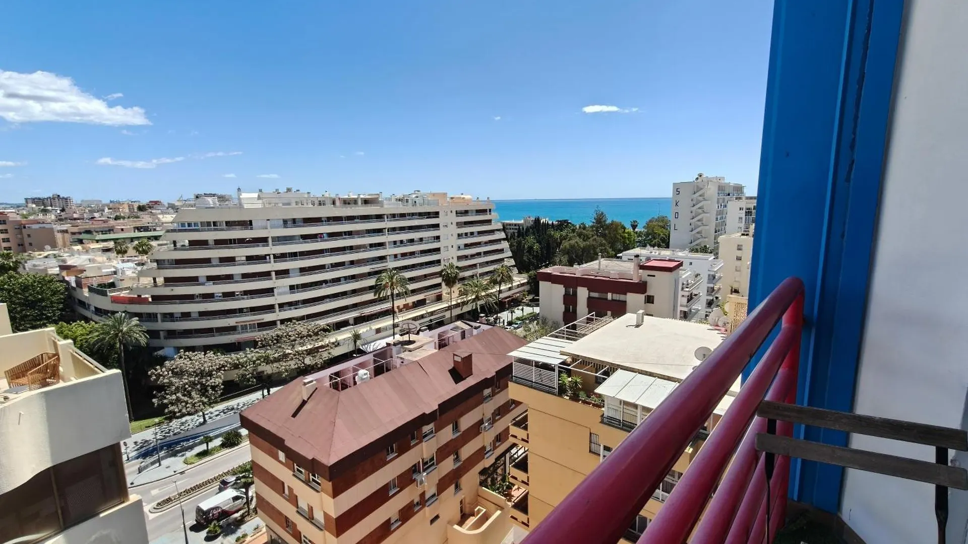 Blue Glass Penthouse In Marbella City Center 公寓