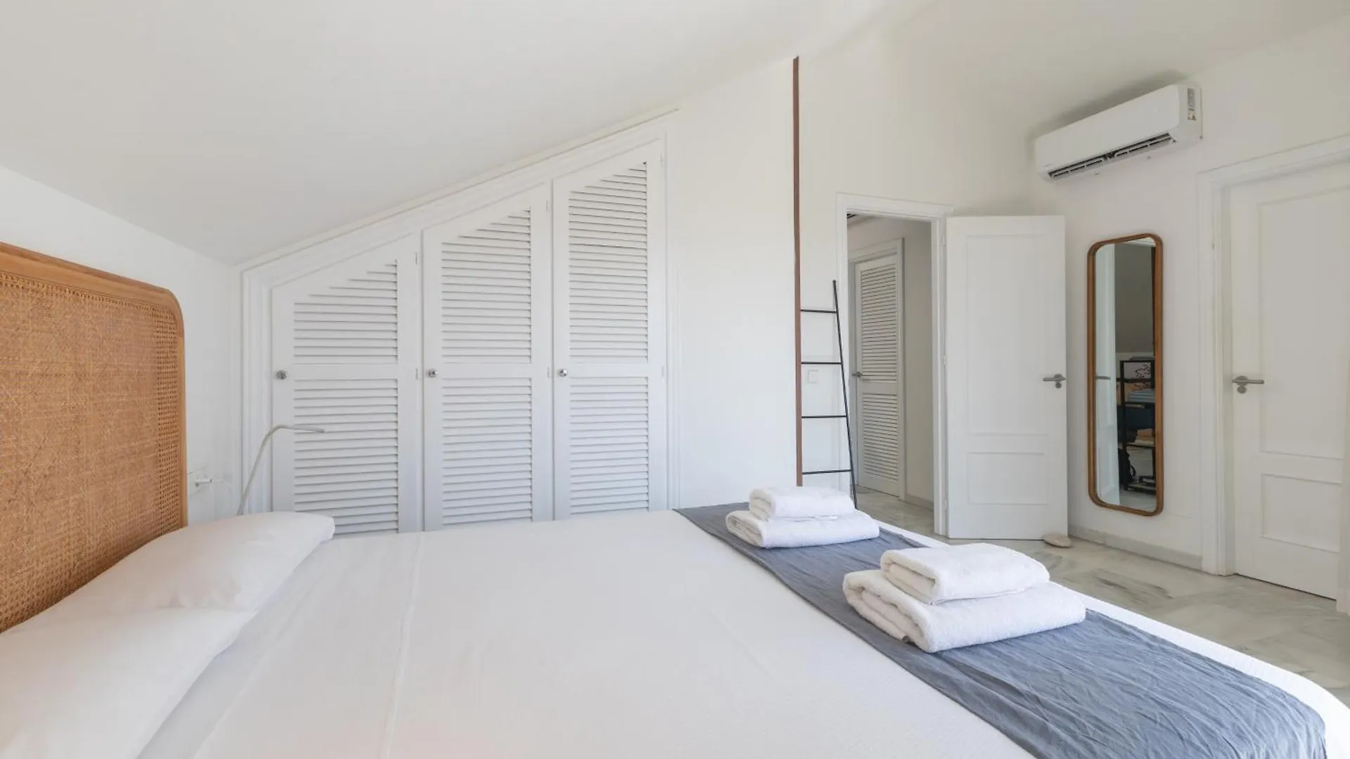 公寓 Blue Glass Penthouse In Marbella City Center