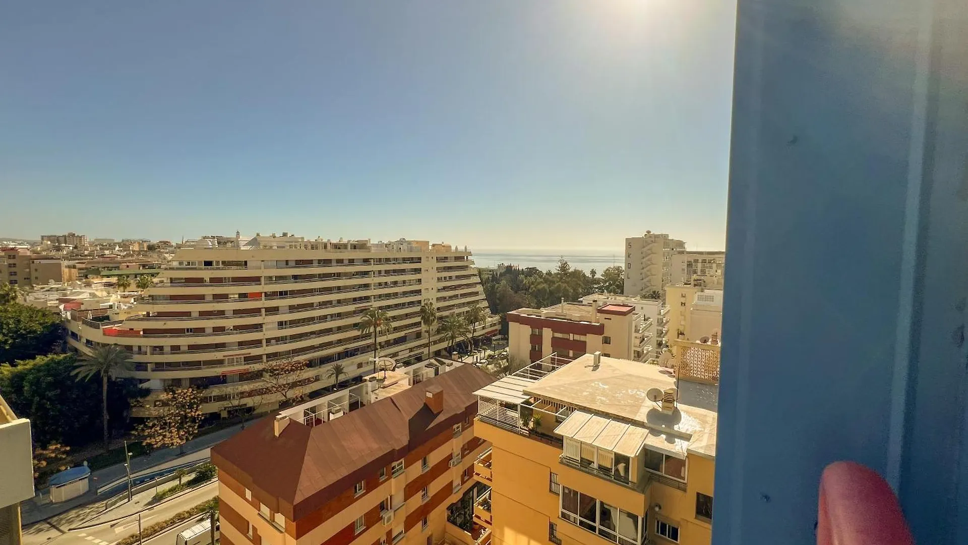 Blue Glass Penthouse In Marbella City Center Spanje
