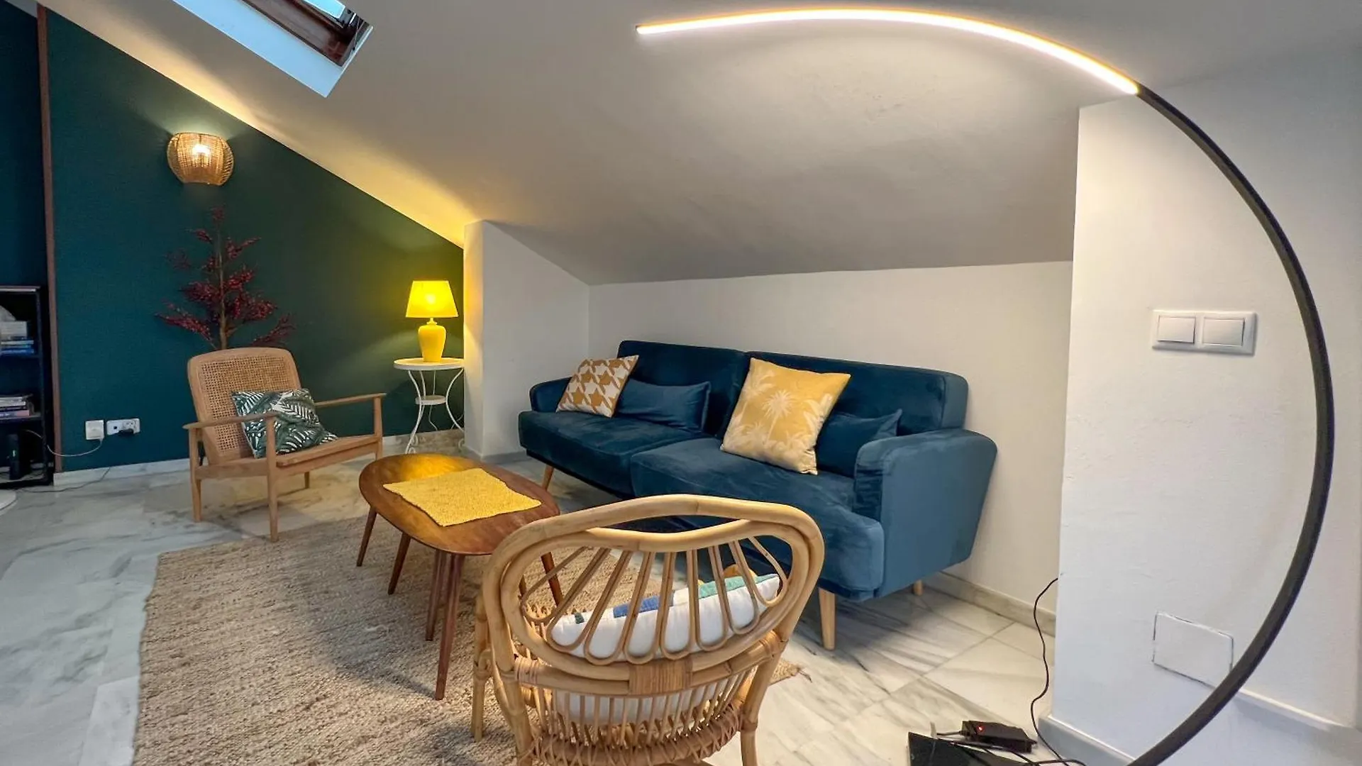 Blue Glass Penthouse In Marbella City Center Spanje