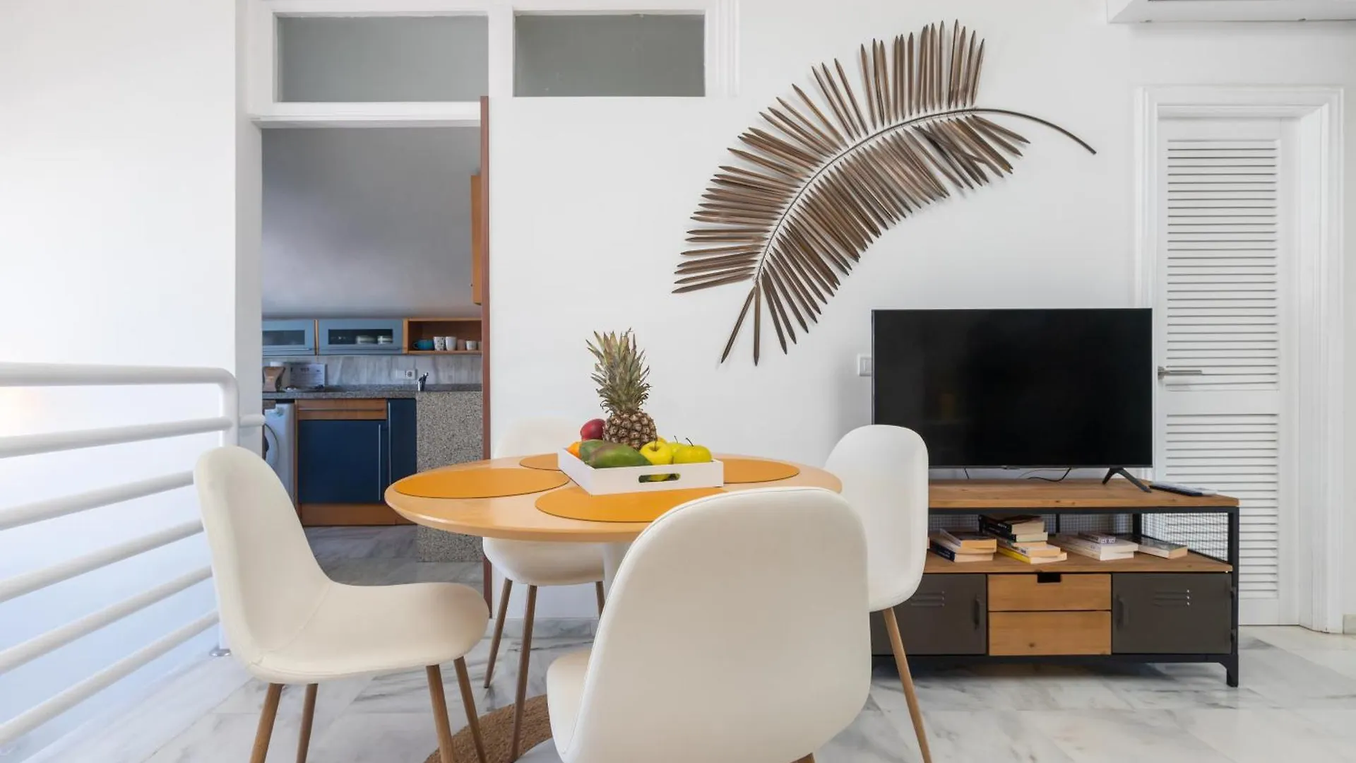 Blue Glass Penthouse In Marbella City Center 0*,
